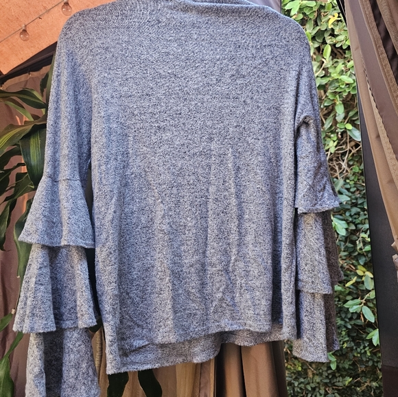 Aqua ruffle sleeve shirt - Picture 4 of 4